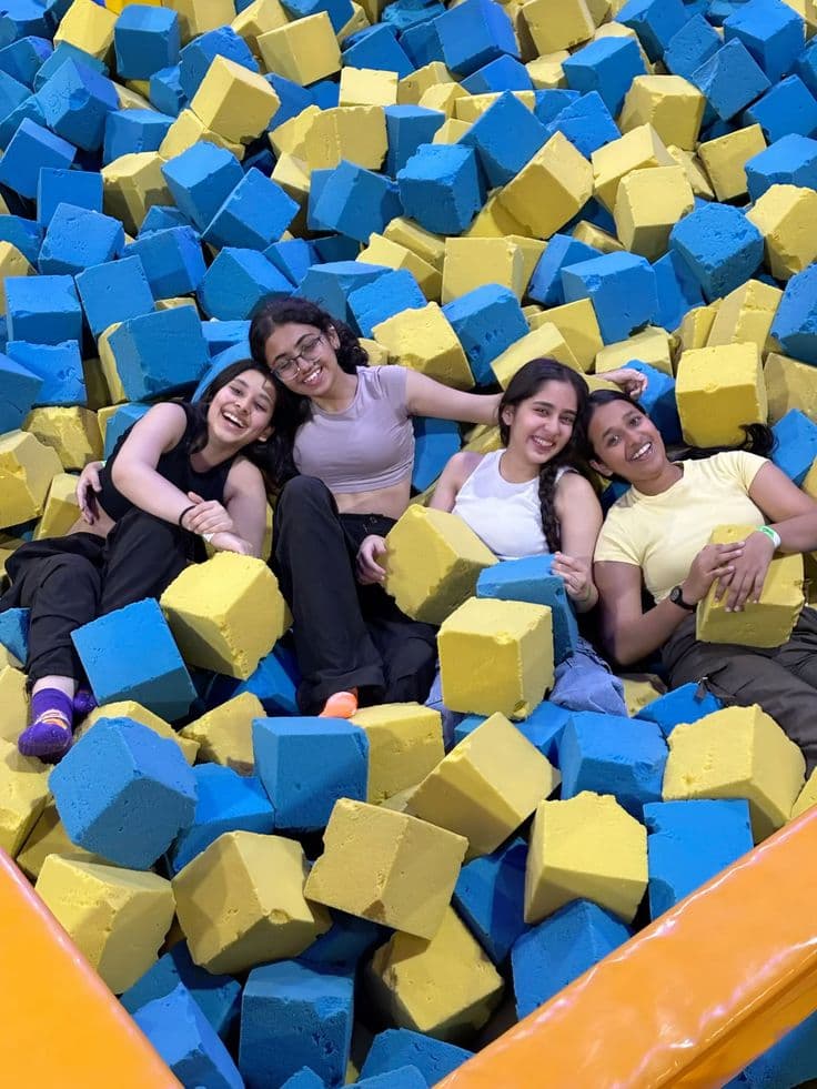 Safe Hangout Spaces & Women-Only Social Circles in Karachi: Sports, Cafes & Meetups